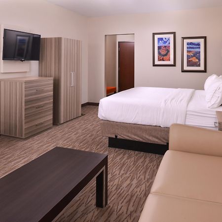 Holiday Inn Express & Suites Williams By Ihg Exteriör bild